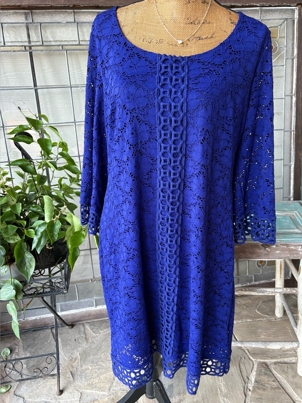 XL Vibrant Royal Blue Crochet Lace Alfani Sheath Dress 3/4 Sleeve Lined Scallop